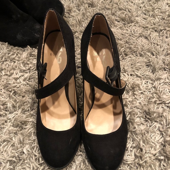 black heels - Picture 1 of 4
